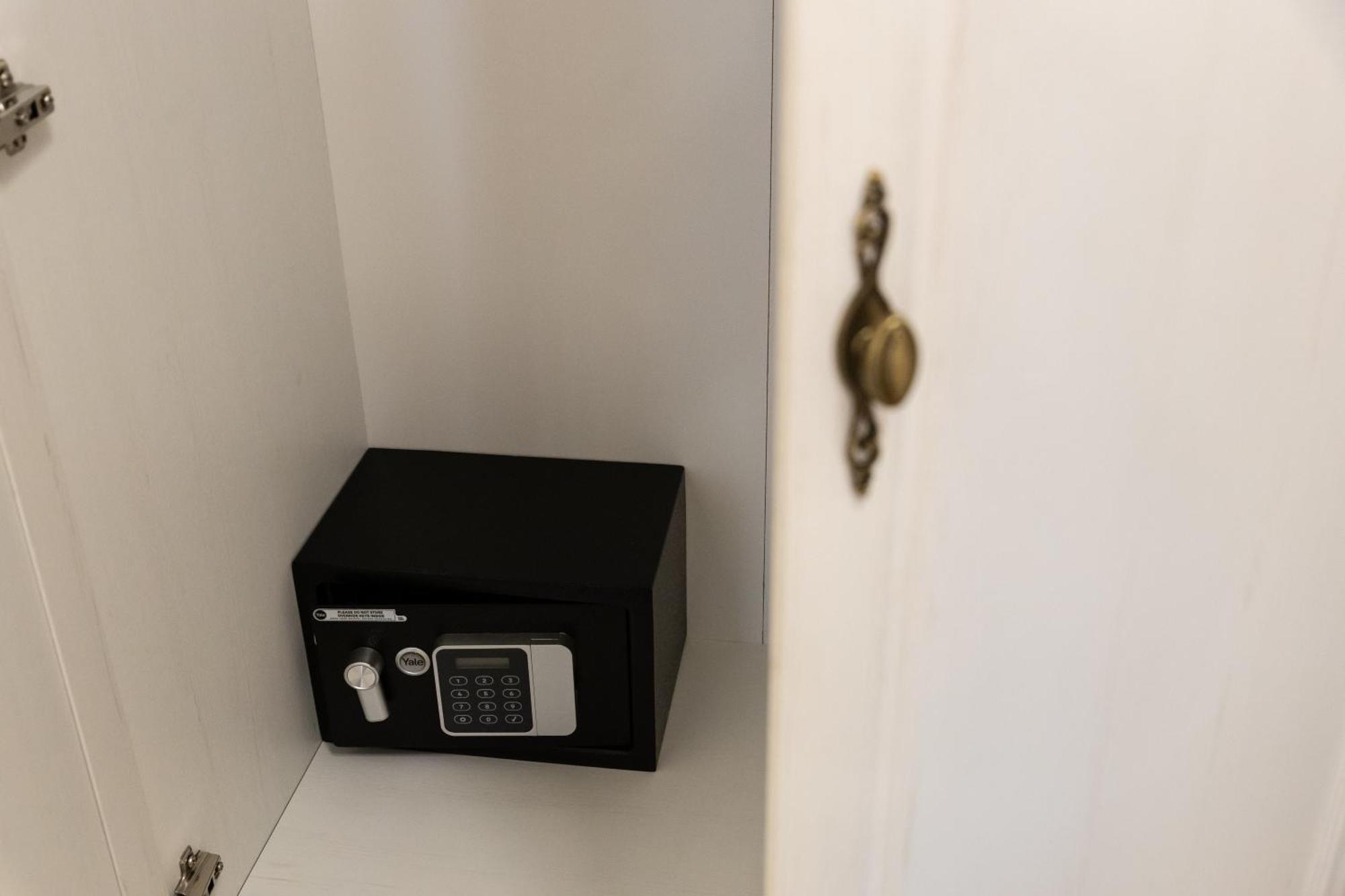 בארי Carola Luxury Room מראה חיצוני תמונה